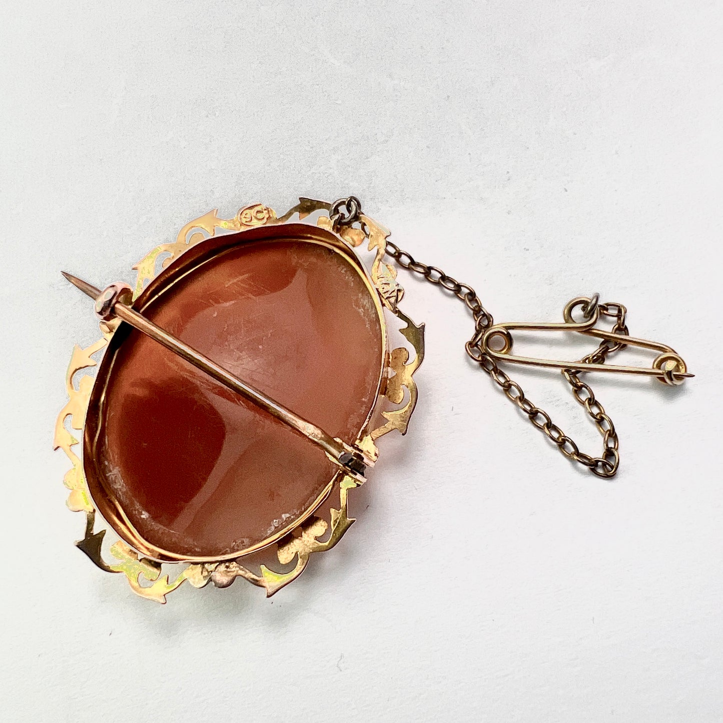 Fine Victorian 9CT Gold Classical Cameo Brooch
