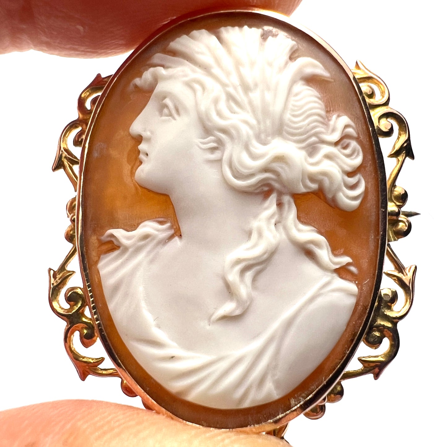 Fine Victorian 9CT Gold Classical Cameo Brooch