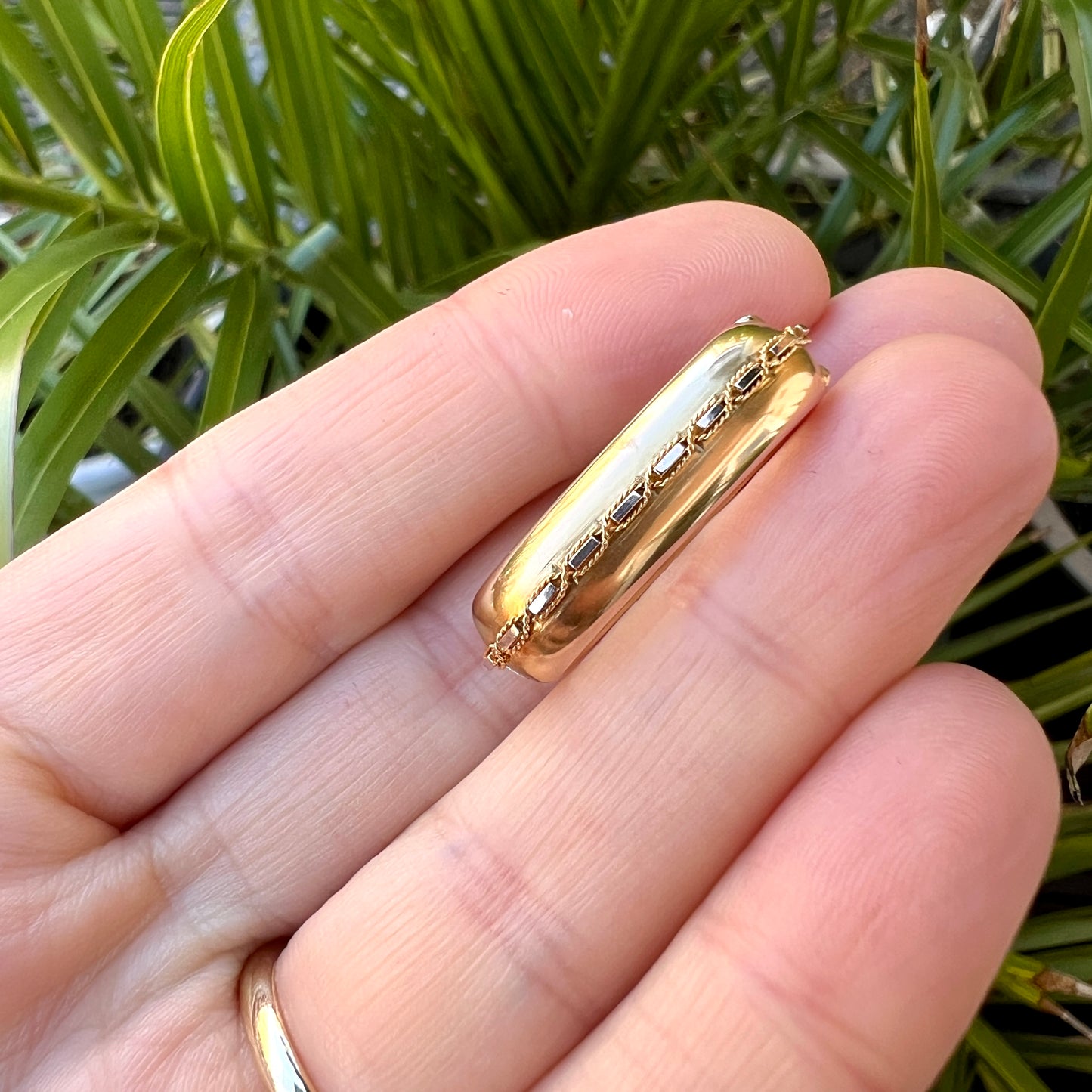 Antique 9CT Gold Scarf Clip