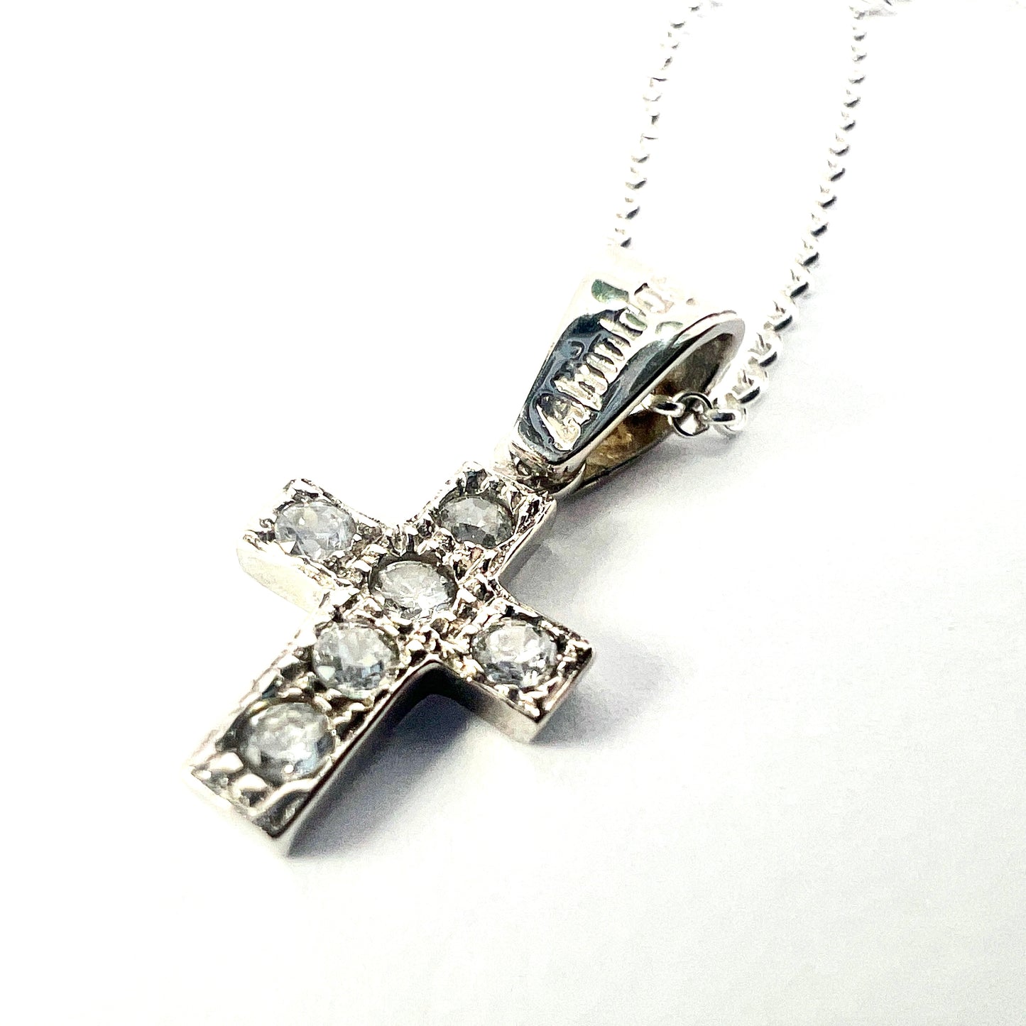 Tiny Vintage 14CT White Gold Cross Pendant Necklace
