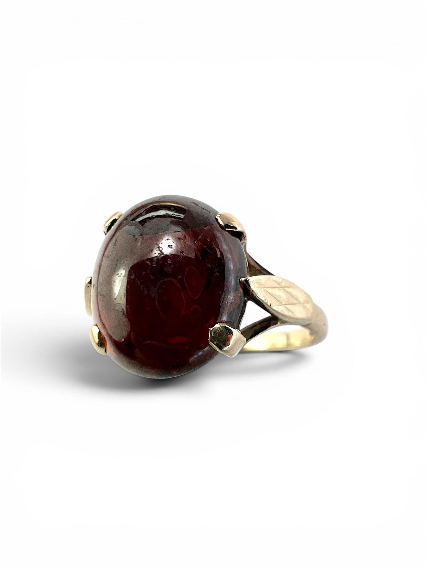Vintage 9CT Gold Garnet Cabochon Ring