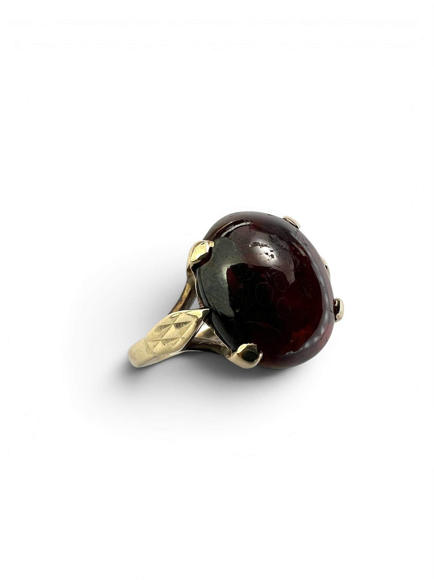 Vintage 9CT Gold Garnet Cabochon Ring