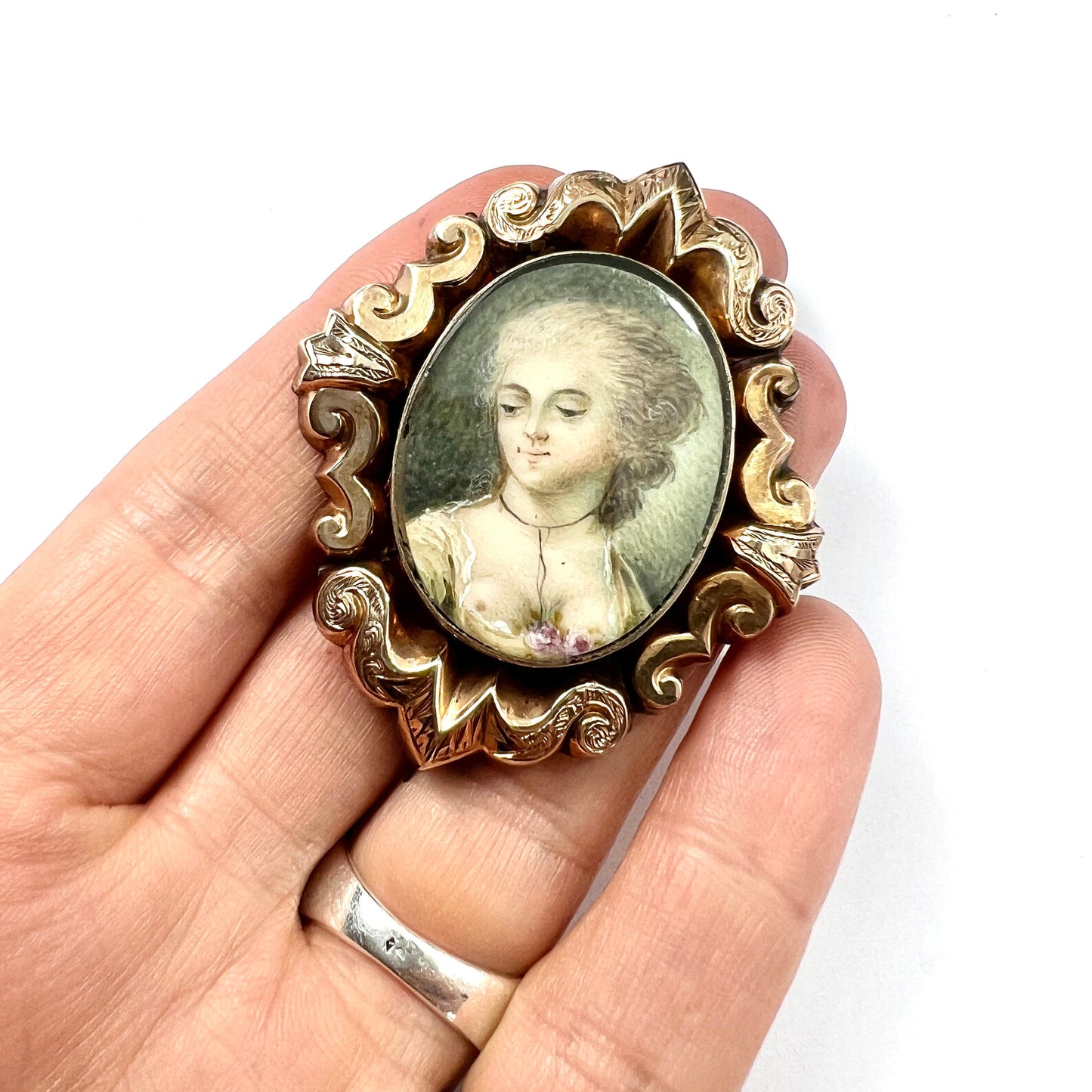 Large Victorian 9CT Gold Miniature Portrait Brooch