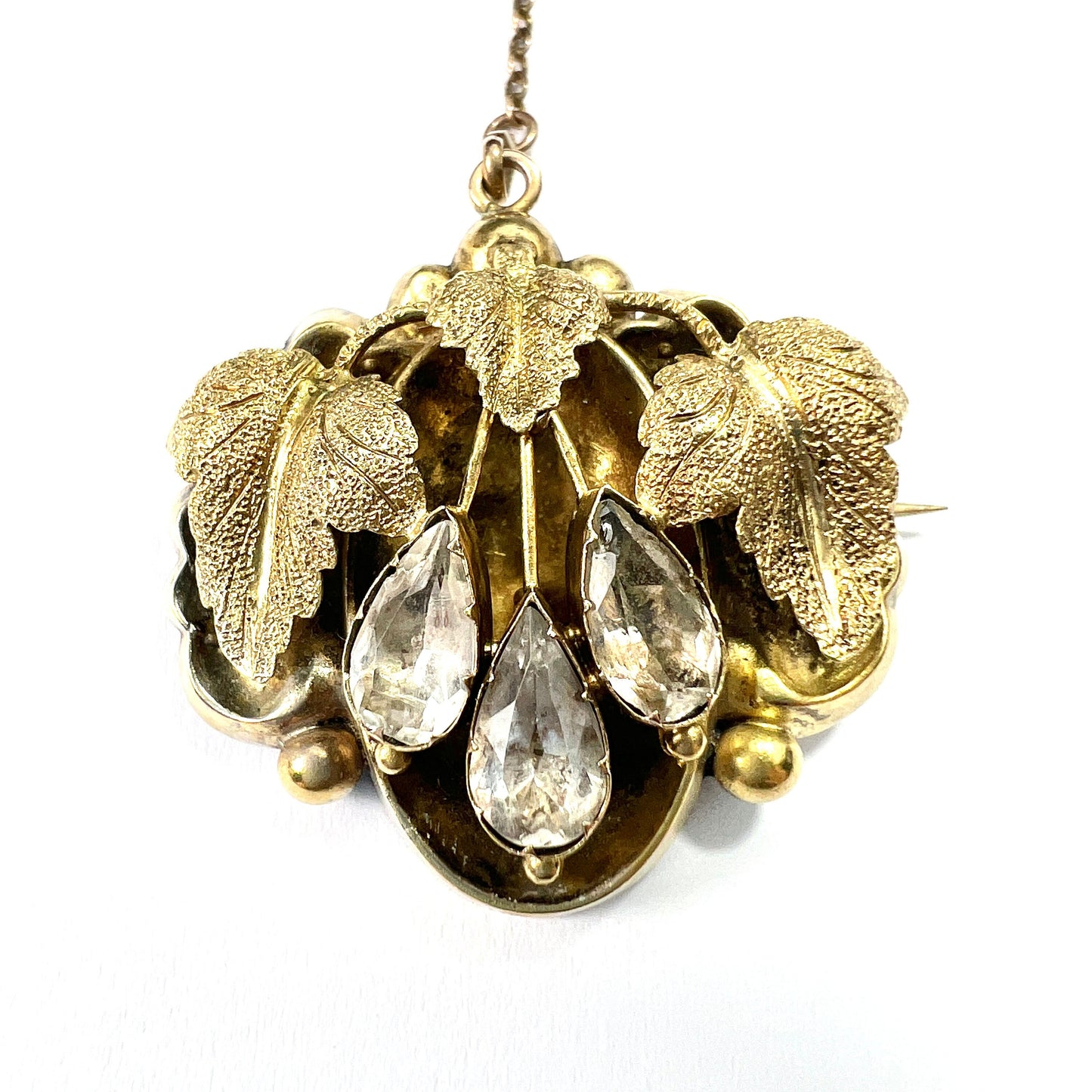 Victorian 15CT Gold Chrysoberyl Triple Teardrop Brooch