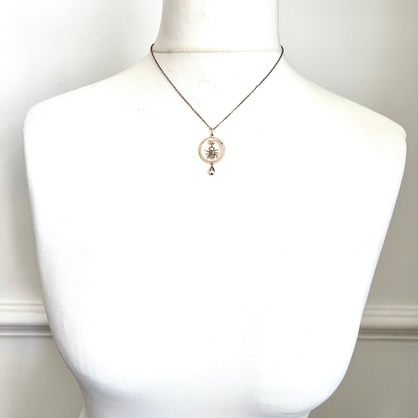 Edwardian 9CT Gold Spider Pendant and Chain Necklace