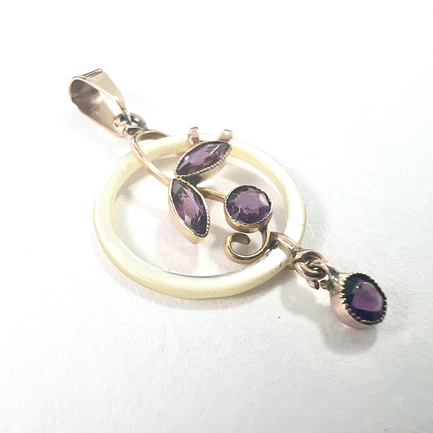 Rare Edwardian 9CT Gold Mother of Pearl Hoop Pendant